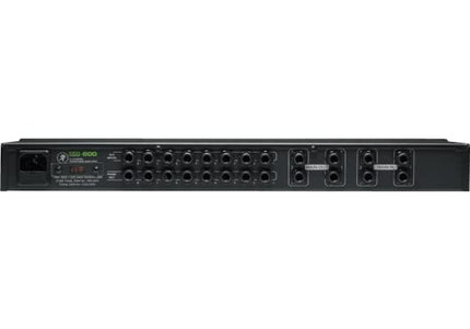 Mackie HM-800 8-kanaliline kõrvaklapivõimendi kahe stereo sisendiga, 2 kõrvaklapiväljundiga kanali kohta (kokku 16) ja aux-sisendiga kanali kohta