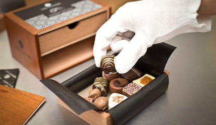 CHOCOLISSIMO šokolaadikink - 30 peent šokolaadi puidust karbis - jõulumaiused - jõulukink - kingiidee, kingitus naistele, meestele, abikaasale, vanematele, tüdruksõbrale - Merry Grande