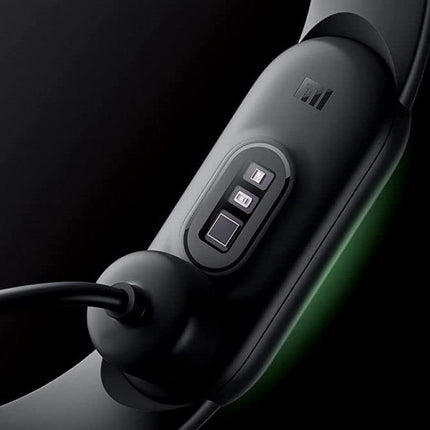Xiaomi Mi Smart Band 6, fitness- ja aktiivsusmonitor (1,56 tolli AMOLED-ekraan, 30 treeningrežiimi, SpO2 jälgimine, une ja pulsisageduse jälgimine, 14-päevane aku tööiga, 5 ATM veekindlus, Mi Fit rakendus)