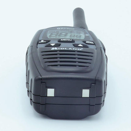 Midland G7 Pro C1090.14, kahesuunaline raadiosaatja, kahe sagedusalaga, 16 PMR446 kanalit ja 69 LPD-d, 4 laetavat akut, vööklamber, 1 raadiosaatja, must