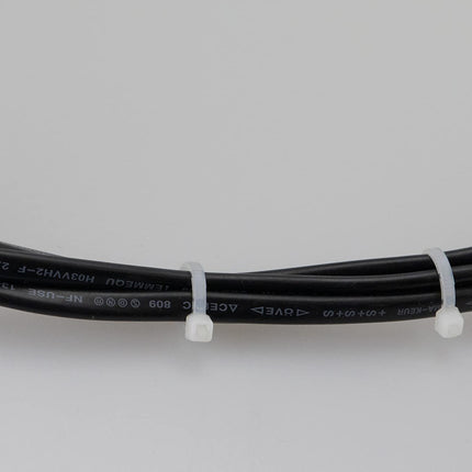 V1 Trade Cable Ties Strong 550 mm x 7.6 mm - Cable Tie Set of 100 Pieces - Extra High-Quality Cable Ties - Heavy-Duty Cable Ties Long - Cable Ties UV-Resistant (White)