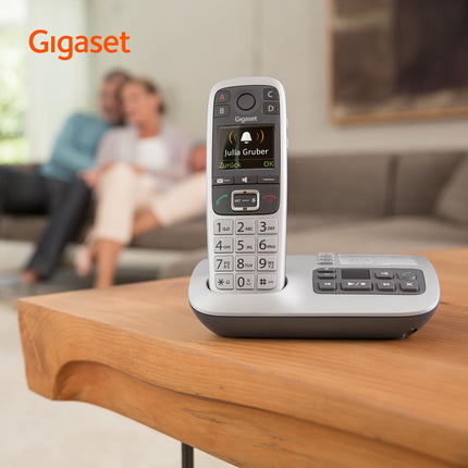 Gigaset E560A - Cordless DECT phone for seniors - Handset with answering machine - Color display - Speakerphone function, Large buttons, Phone with SOS button, Analog phone, platinum [German version]