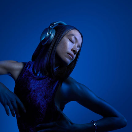 Bose QuietComfort Ultra kõrvaklapid, mürasummutusega ruumilise heli jaoks kõrvaklapid, kuni 24 tundi aku tööiga, tipptasemel kõrvaklapid ruumilise heliga, Lunar Blue Limited Edition