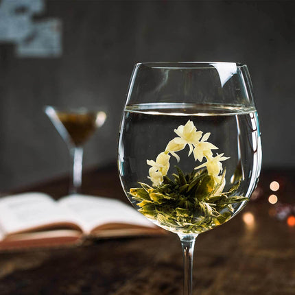 tea exclusive tea flower mix "Flower Fantasy", 6 varieties of tea flowers in a beautiful metal tin &amp; photo booklet with quotes, green white tea with jasmine, rose, peony, marigold, hibiscus - tea gift