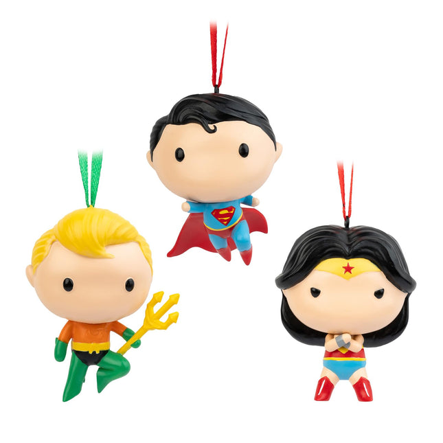 Grupo Erik jõulupuu kaunistusfiguuride komplekt DC Comics Superman, Wonder Women ja Aquaman - 3 jõuluripatsit Jõulupuu kaunistused - Jõulupuu kaunistusfiguurid DC Comicsi ametlik kaubaartiklid