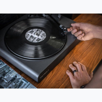 Victrola Stream Onyx plaadimängija, 3-käiguline vinüülplaadimängija, töötab juhtmevabalt Sonos seadmetega, ülitäpne magnetiline helipea, matt must, Vpt-2000-Blk-Int