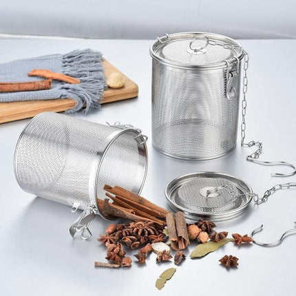 Stainless steel spice filter, stainless steel 304 tea filter, tea filter ball filter with carrying chain and hook, suitable for all types of cups and teapots (1 piece 8 * 9cm)