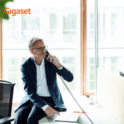 Gigaset Desk 800A - Juhtmega telefon automaatvastajaga - Kolmerealine LCD-ekraan - 5-suunaline navigeerimisnupp - Käed-vabad funktsioon - DTMF- või impulssvalimine, must [saksakeelne versioon]