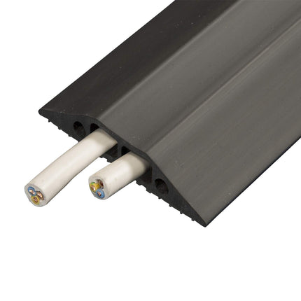 D-Line põrandakaablikate FC83B/2C/9M pistikühendusega | Modulaarne voolikukate | Jalakäijate liikluseks sobiv põrandakaablikate | Põrandakaablikanal 83x15mm lai, 9m pikk - must