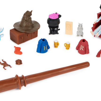 Wizarding World Harry Potteri maagiline miniadvendikalender 2023 minivõlukepiga, 3 figuuri ja muude üllatustega, mänguasi lastele vanuses 6 aastat ja vanemad, fännikaup