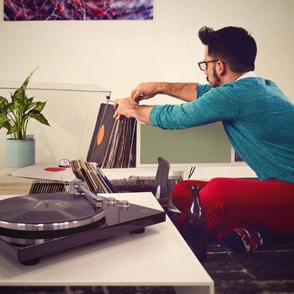 Lenco LBT-188 Record Player - Bluetooth Turntable - Belt Drive - 2 Speeds 33 and 45 rpm - Anti-Skating - Convert Vinyl to MP3 - Dark Brown, LBT-188 WA, Walnut
