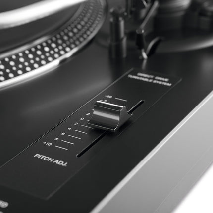 TechniSat TECHNIPLAYER LP 300 - Professionaalne USB DJ-plaadimängija (kriimustusfunktsiooni ja digiteerimisfunktsiooniga, kiirus: 33/45 p/min, kvartsjuhtimisega otseülekanne) must