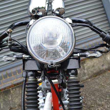 Sisseehitatud DRL-iga mootorratta esisuunatuled Streetfighteritele ja Street Bikes Café Racerile
