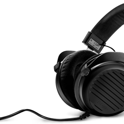 beyerdynamic DT 990 mustad eriväljaande 250 oomised kõrvapealsed stereokõrvaklapid. Avatud disainiga, juhtmega, tipptasemel, stereosüsteemidele.