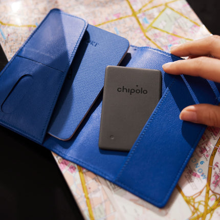 Chipolo Card Spot - rahakotiotsing, Bluetooth-jälgija rahakottidele - töötab Apple'i rakendusega Find My (ainult iOS) (Near Black)