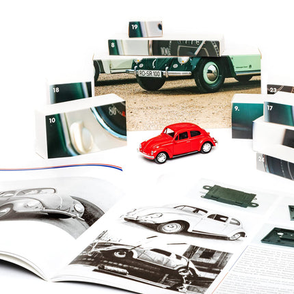 FRANZIS 55255 - VW Beetle'i advendikalender, punane, metallist mudelkomplekt mõõtkavas 1:43, sisaldab helimoodulit ja 52-leheküljelist raamatut