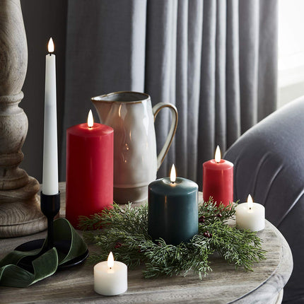 Lights4fun 25cm candle wreath with green leaves and red berries Christmas decoration Modern Advent wreath