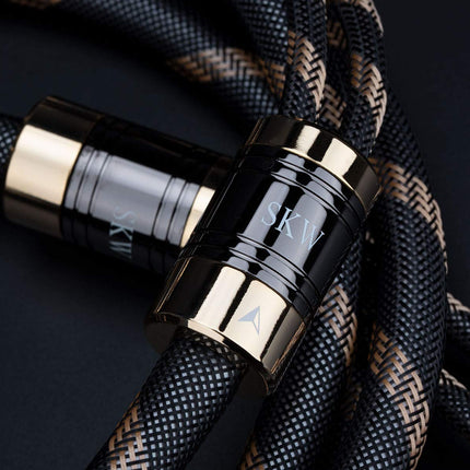 SKW Single Audiophile Speaker Cable, Interchangeable Banana Plug Cable, Gold-Plated Connector, Nylon Braid, HiFi Quality Cable (1 Cable for 1 Speaker, 1.5M)