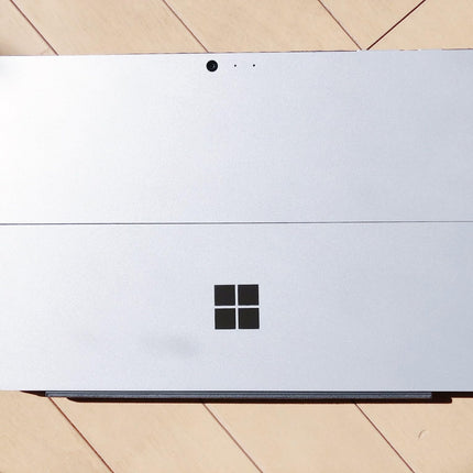 2014. aasta Microsoft Surface Pro 4 Intel Core i5-6300U protsessoriga (12,3-tolline, 4 GB muutmälu, 128 GB SSD) Platinum (renoveeritud)
