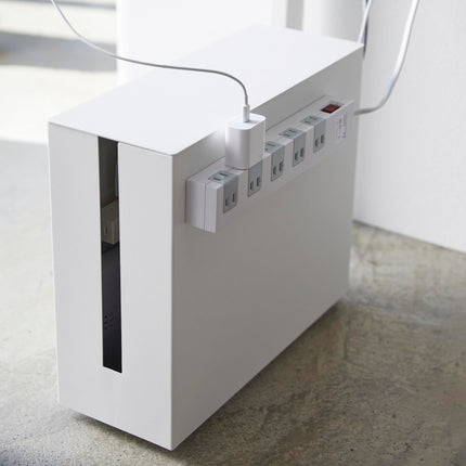 Yamazaki 5403 TOWER kaablikatted, valged, terasest, minimalistliku disainiga, 15 x 40 x 34,5 cm (P x L x K)
