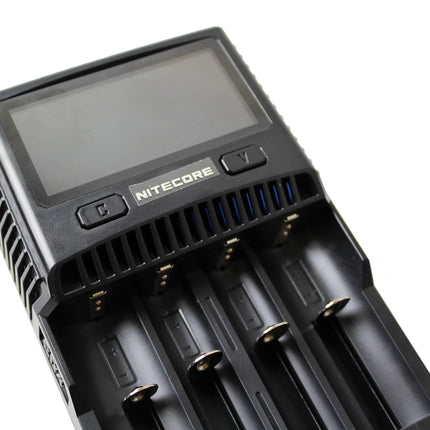 Nitecore SC4 4-pesaline professionaalne laadija Li-Ion, NiMH ja NiCd akude jaoks, LCD värviline ekraan
