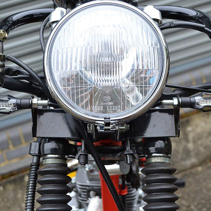 Sisseehitatud DRL-iga mootorratta esisuunatuled Streetfighteritele ja Street Bikes Café Racerile