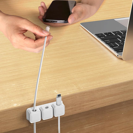 Smofishi kaablihoidik, 3 tk 3 pesaga kaabliklambrit, reguleeritav kaablikorraldaja, magnetiline kaablihaldus, isekleepuv kaablihoidik laua, öökapi, USB ja laadimiskaablite jaoks (valge)