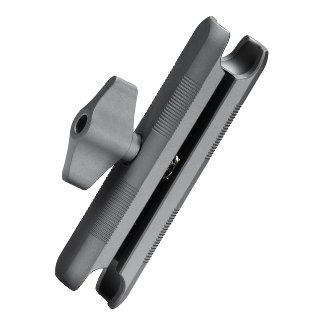 FANAUE alumiiniumist kuulpeaga kahe pesaga kinnitus koos 17 mm kuulpea adapteriga, ühildub RAM-kinnituse, 17 mm kuuli ja jalgratta/mootorratta telefonikinnitusega, keskmise kinnituse pikkus on 9,4 cm.
