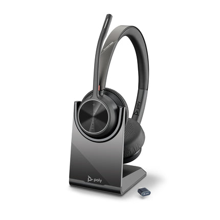 Poly Voyager 4320 UC juhtmevabad peakomplektid ja laadimisalus – stereokõrvaklapid mürasummutava mikrofonivarrega – ühendub arvuti/Maci/mobiiltelefoniga Bluetoothi ​​kaudu – ühildub Teamsi, Zoomi ja muuga