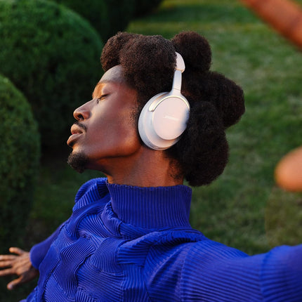 Bose QuietComfort Ultra kõrvaklapid, mürasummutusega ruumilise heli jaoks kõrvaklapid, ruumilise heli kõrvaklapid, kuni 24 tundi aku tööiga, tipptasemel ruumilise heli kõrvaklapid, suitsuvalge