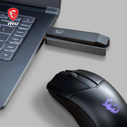 MSI AX1800 WiFi 6 kahesageduslik USB-adapter - WiFi kuni 1800 Mbps (5 GHz, 2,4 GHz traadita), USB 3.2 Gen 1 Type-A, MU-MIMO, reguleeritav antenn, kiirguse kujundamine, WPA3 - juhtmega kinnitus kaasas