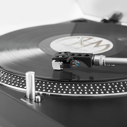 TechniSat TECHNIPLAYER LP 300 - Professionaalne USB DJ-plaadimängija (kriimustusfunktsiooni ja digiteerimisfunktsiooniga, kiirus: 33/45 p/min, kvartsjuhtimisega otseülekanne) must