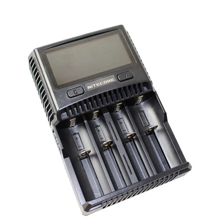 Nitecore SC4 4-pesaline professionaalne laadija Li-Ion, NiMH ja NiCd akude jaoks, LCD värviline ekraan