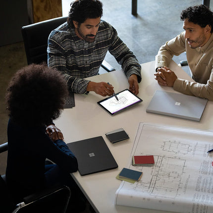 2020. aasta Microsoft Surface Go 2 Intel Core m3-8100Y protsessoriga (10,5-tolline, 4 GB muutmälu, 64 GB SSD) Platinum (renoveeritud)