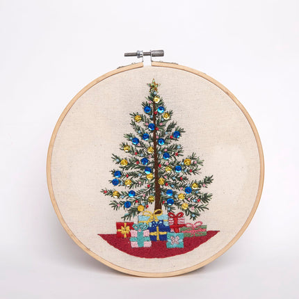 Sew &amp; So On Embroidery Sewing Craft Kit - Christmas Tree, contains all the necessary craft supplies, ideal craft kit for adults and older children, a great craft art gift, use for