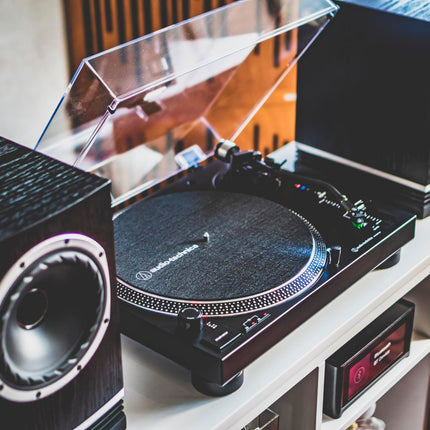 Audio-Technica LP120xBTUSB otseajamiga plaadimängija (Bluetooth ja USB) must