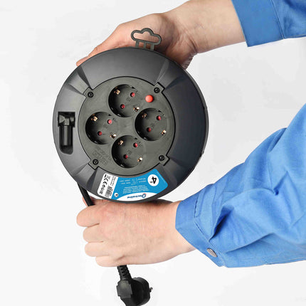 Electraline 49076, Kaablirull 4-suunaline 4M kaabel IP20 Siseruumidesse/Kaablirull 4 Schuko pistikupesaga/Kaablikarp pikenduskaabliga/Kaablirull vändaga, must