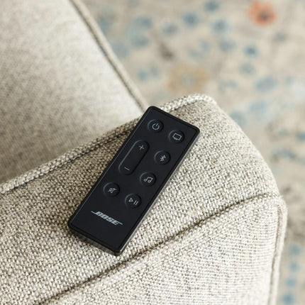 Bose Smart Dolby Atmos Soundbar, Bluetooth-kõlar integreeritud Amazon Alexa hääljuhtimisega ja töötab Google Assistantiga, must