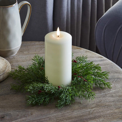 Lights4fun 25cm candle wreath with green leaves and red berries Christmas decoration Modern Advent wreath