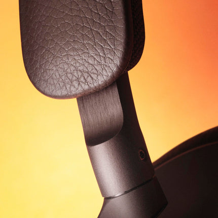 Bang &amp; Olufsen Beoplay H95 - Wireless Bluetooth over-ear headphones with active noise cancelling and microphone, 38 hours of playback time, Chestnut