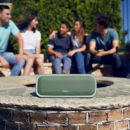 DOSS SoundBox Pro+ Bluetooth-kõlar, 24 W stereoheli, lisabass, 15-tunnine aku, IPX6 veekindel, värviline valgusshow, stereo sidumine, Bluetooth-muusikakarp telefonile, õues, rannas, kodus - roheline