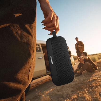 Bose SoundLink Flex Portable Bluetooth Speaker (2nd Gen.), Portable outdoor speaker, waterproof and dustproof, with lifelike sound, up to 12 hours of battery life, Black