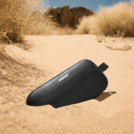 Bose SoundLink Flex Portable Bluetooth Speaker (2nd Gen.), Portable outdoor speaker, waterproof and dustproof, with lifelike sound, up to 12 hours of battery life, Black