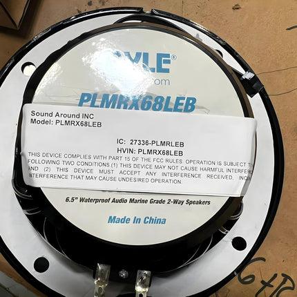 Pyle välistingimustes kasutatavad kõlarikastid – veekindel kõlarikarp 250W, kahesuunaline passiivkõlar LED-tuledega, pinnale paigaldatav kõlar, magnetilise konstruktsiooniga, lihtne paigaldada, kõlarikarp