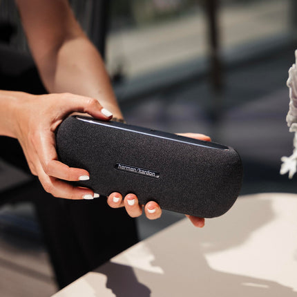 Harman Kardon Luna Bluetooth Speaker in Black – Portable, waterproof Bluetooth speaker – Up to 12 hours of battery life