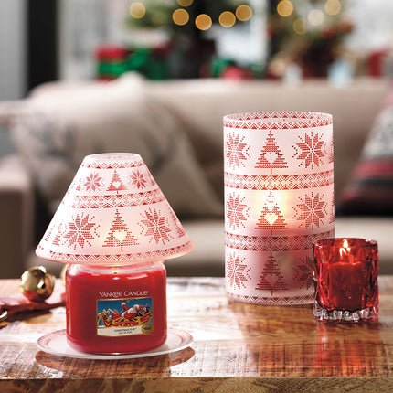 Yankee Candle keskmise suurusega küünal purgis | Jõululaupäev | Põlemisaeg kuni 75 tundi