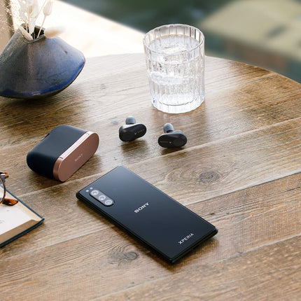 Sony Xperia 5 komplekt, 6,1-tolline FHD+ HDR OLED 21:9 ekraan, 6 GB muutmälu, 128 GB salvestusruumi, must + WF-1000XM3 tõeliselt juhtmevabad mürasummutavad kõrvaklapid, mustad
