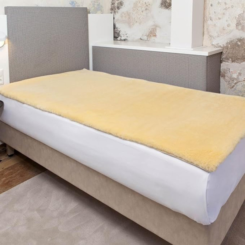LANABEST 100 x 200 CM, Medical Lambskin Matratzenauflage. quality German product manufactured in Germany, Low-Odour, Merino Lambskin-Assembled in A German Meisterbetrieb and on the edges with A fine Band velvety be bound unless requested (the skins for ea
