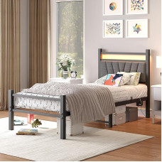 FOUBAM polsterdatud voodiraam 90 x 200 cm koos laadimisjaamaga ja LED-valgustusega, vastupidav metallvoodi koos peaosaga, kaasaegne külalisvoodi, noorte voodiraam, voodi 90 x 200 cm lamelliraamiga, must